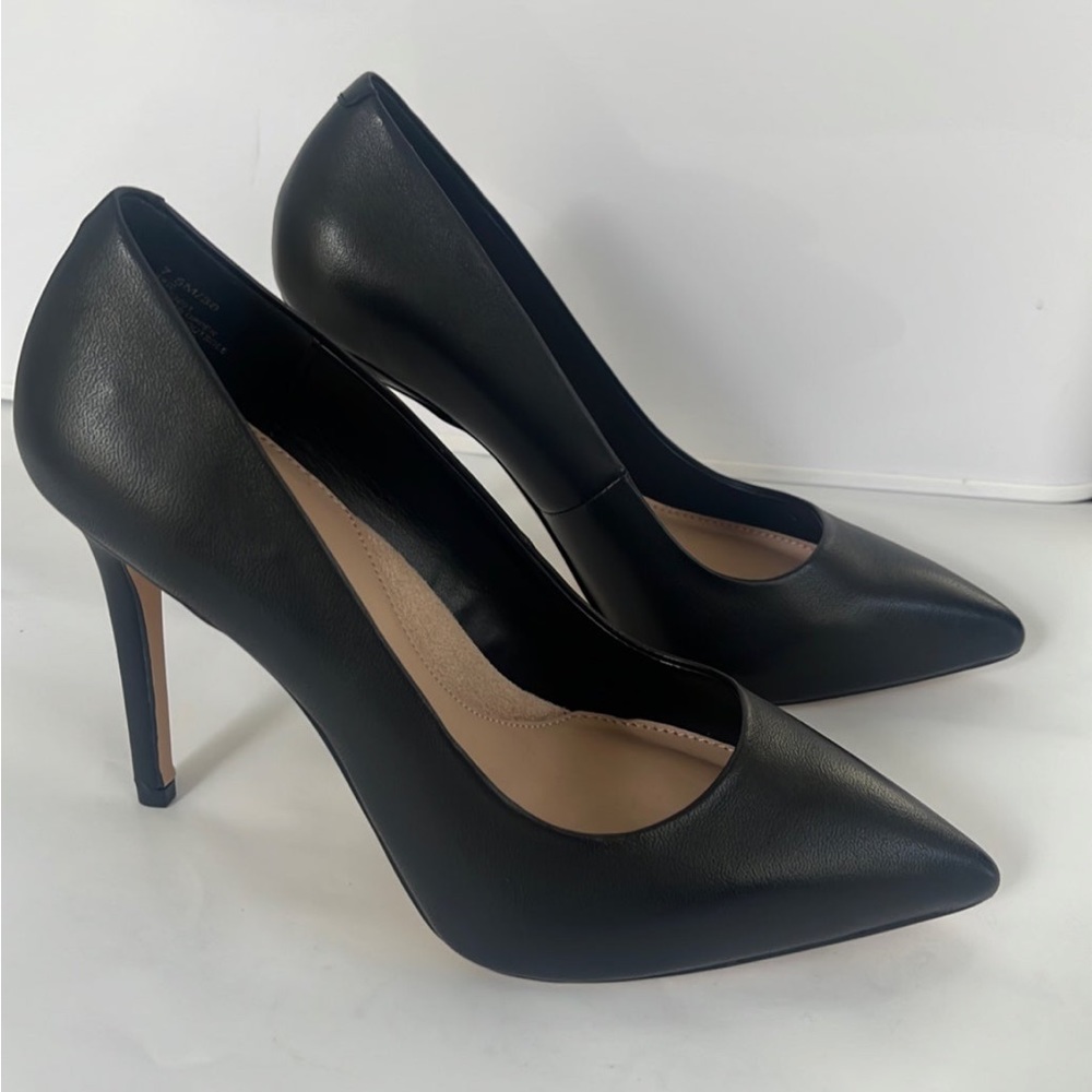 BCBGeneration Pointed Black Heels - Size 7/12